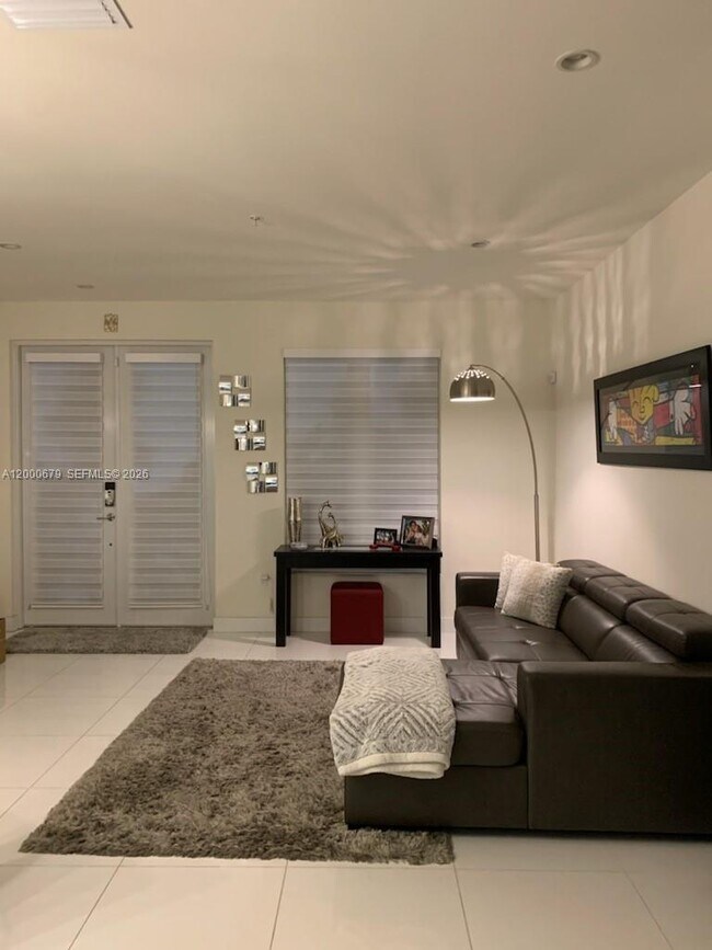 Building Photo - 10220 NW 63rd Terrace