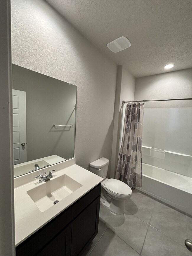 Building Photo - 598 Turmalina Dr SE