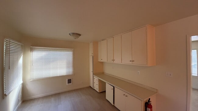 Building Photo - 2-Bedroom 1-Bathroom home in Eugene