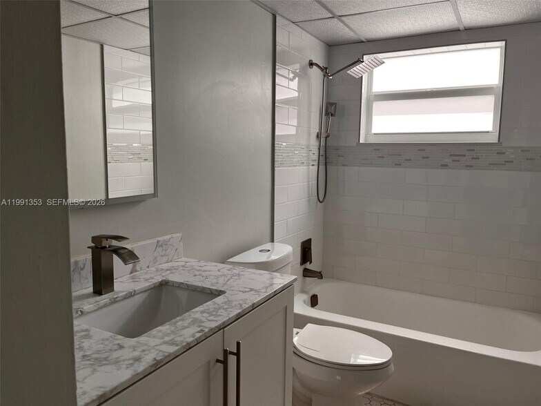 Building Photo - 210 NW 87th Ave