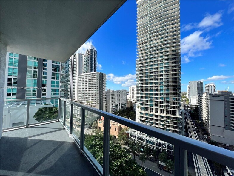 Building Photo - 1050 Brickell Ave