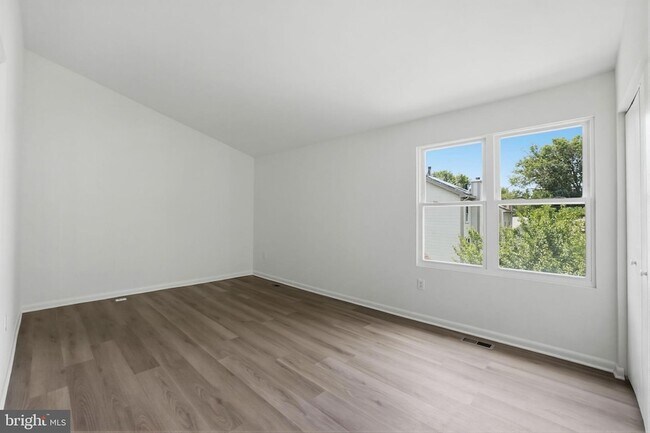 Building Photo - 2846 Schoolhouse Cir