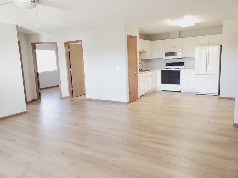 Building Photo - 1200 Murray St NE