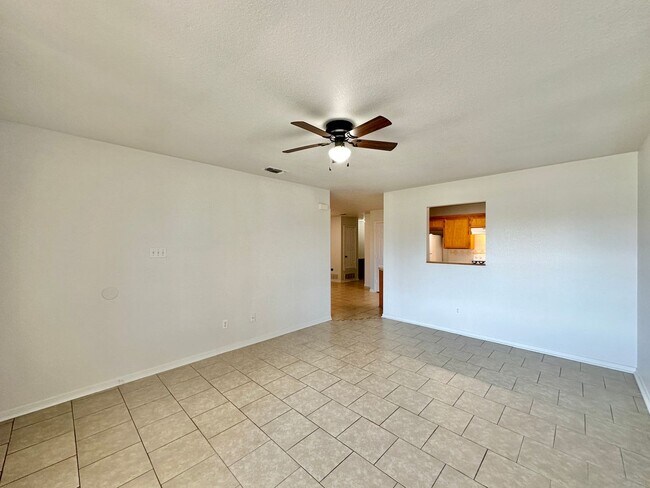 Building Photo - 2608 Seabiscuit Dr