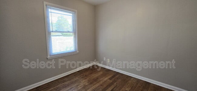Building Photo - 1743 Rosemont Dr