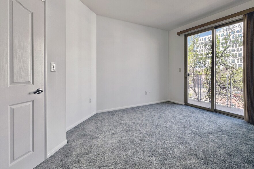 Building Photo - 235 Market St