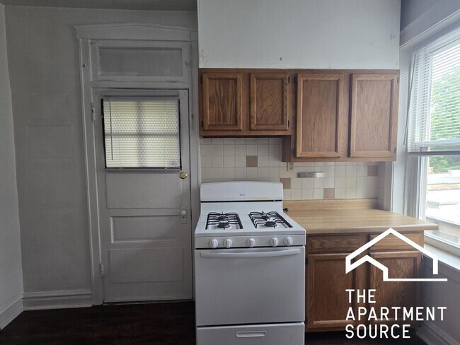 Building Photo - 4109 N Spaulding Ave