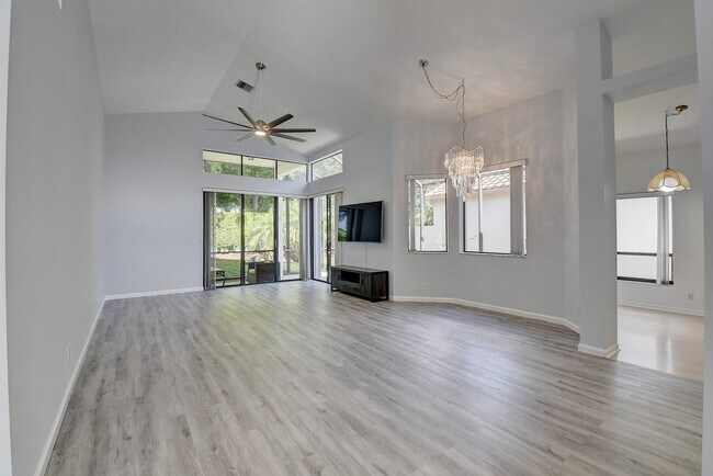 Building Photo - 10201 Lexington Lakes Blvd N