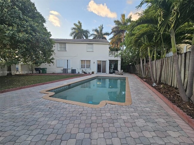 Building Photo - 4653 NW 94th Pl