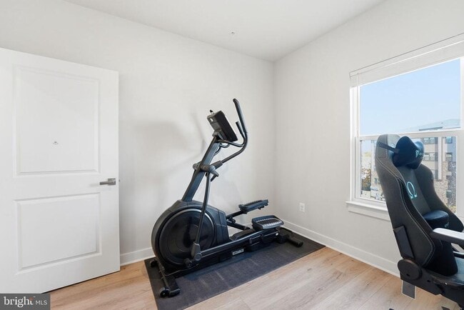 Building Photo - 46294 Mount Milstead Ter