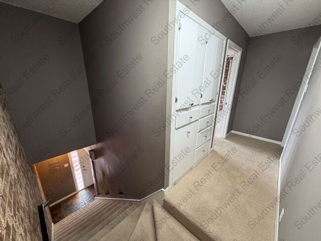 Building Photo - 2 Bed 2.5 Bath Condo on the golf course!