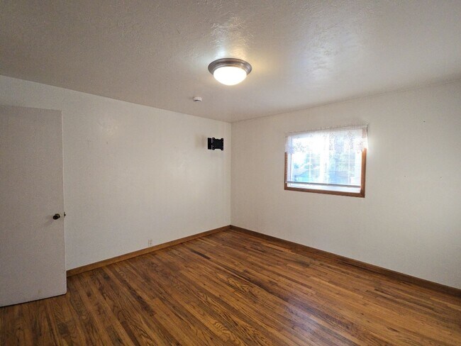 Building Photo - 1316 Rohnerville Rd