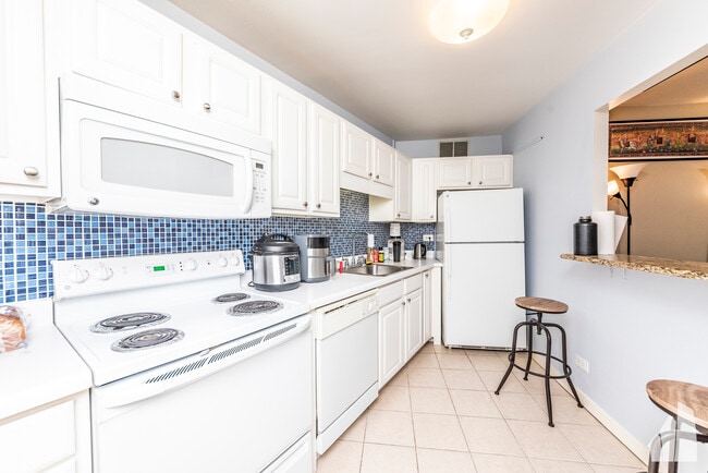 Building Photo - 211 E Ohio St