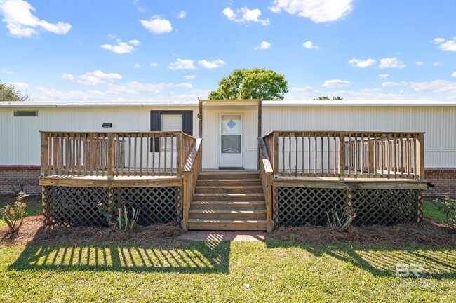 Building Photo - 16869 Lea Cir