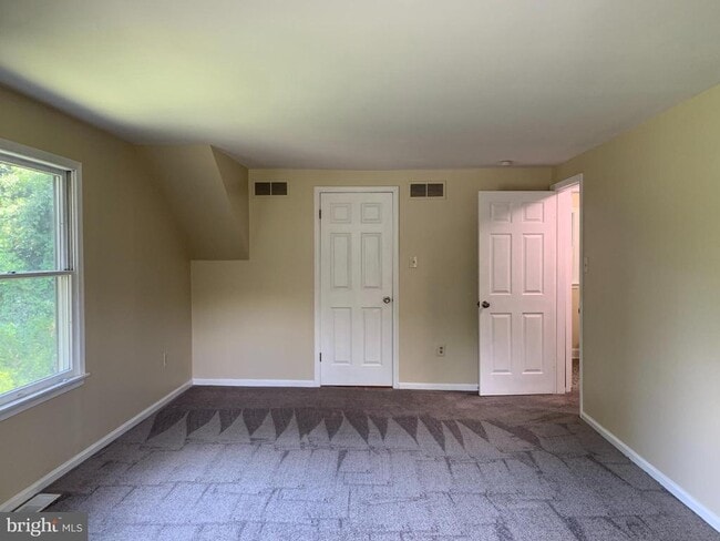 Building Photo - 249 Periwinkle Ave