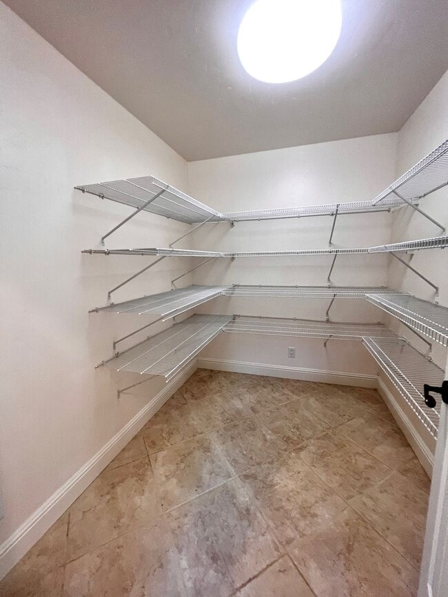 Building Photo - Hidden Gem at the End of the Cul-de-Sac!