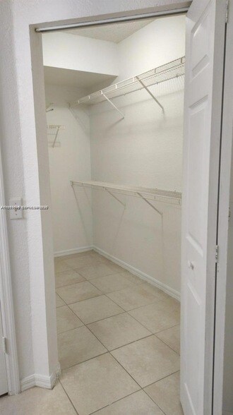 Building Photo - 2430 Centergate Dr