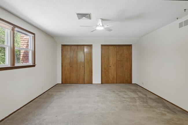 Building Photo - 1306 Marion Dr