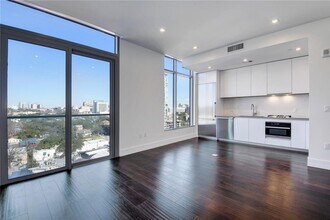 Building Photo - 501 West Ave