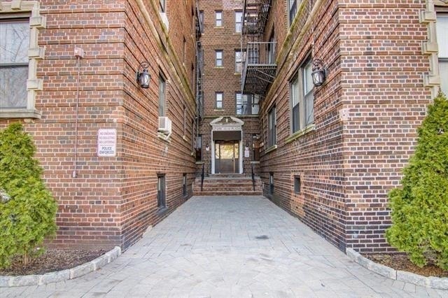 Building Photo - 435 79th St