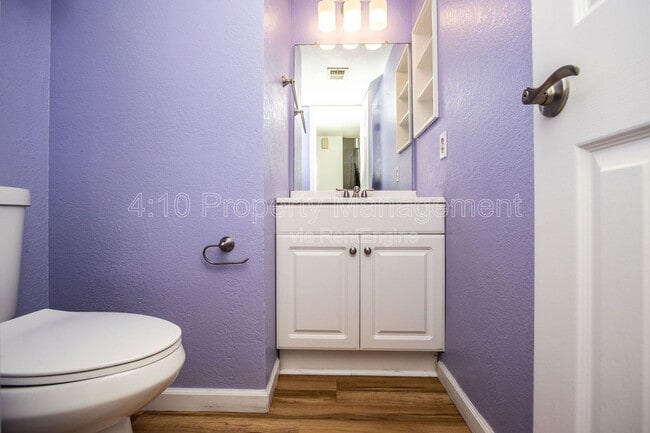 Building Photo - 1718 S Longmore