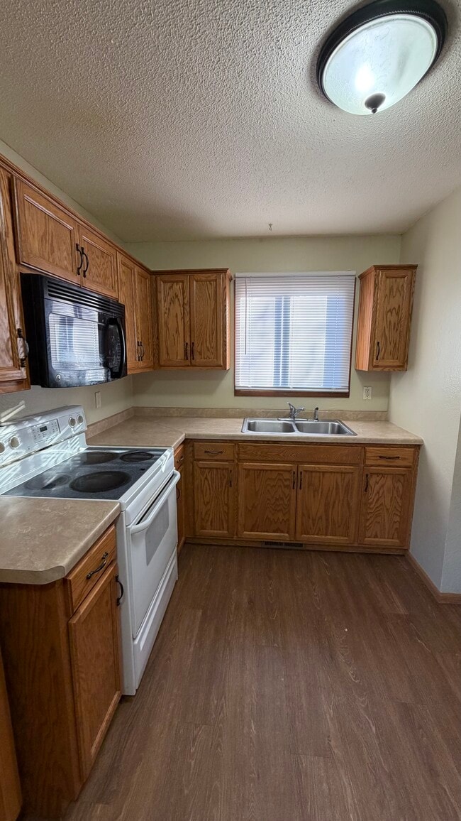 Building Photo - 1109 33rd Ave N