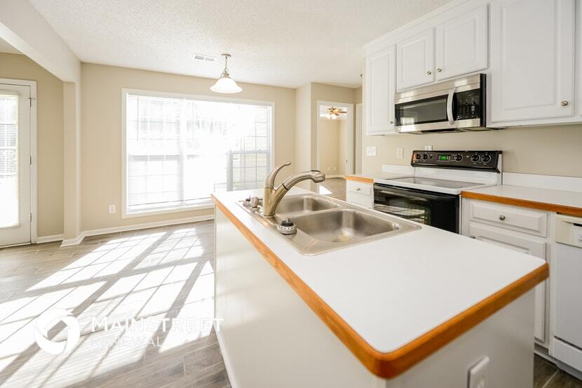 Building Photo - 1604 Madison Dr