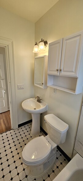 Building Photo - 4514 Allison St