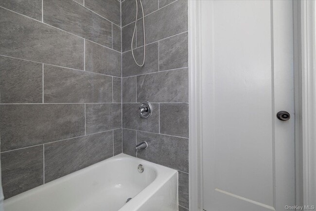 Building Photo - 21 Twin Lawns Ave