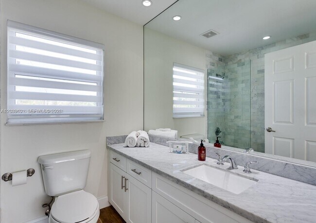 Building Photo - 6260 SW 58th Pl