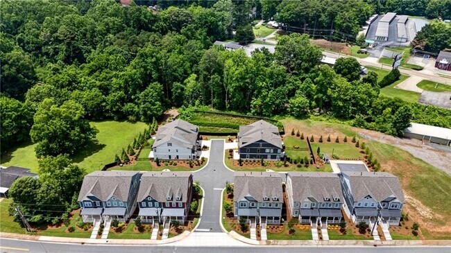 Building Photo - 203 Grady Burrell Dr