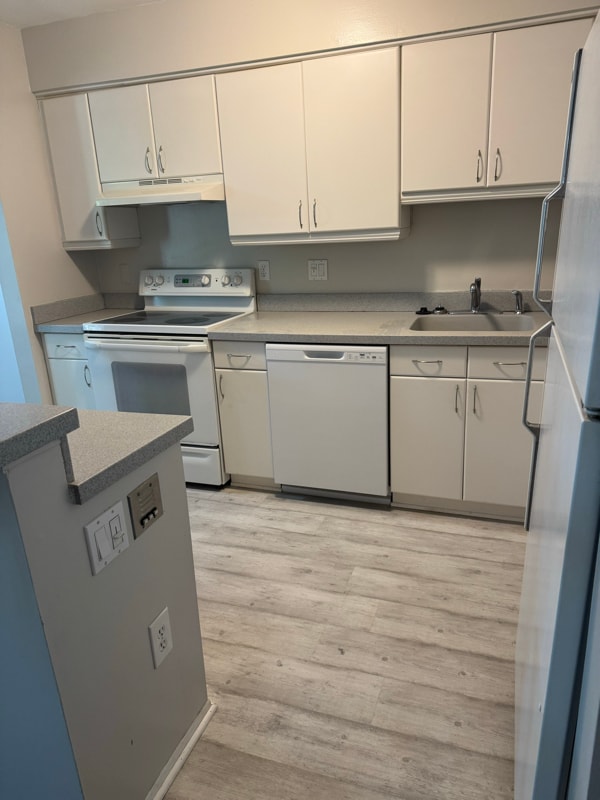 Building Photo - 31993 W 12 Mile Rd