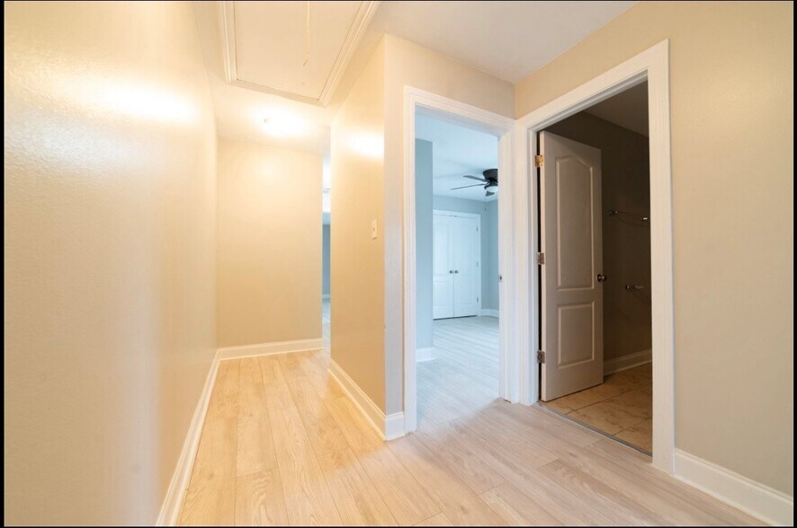 Upstairs Hallway - 1526 Lake Calais Ct