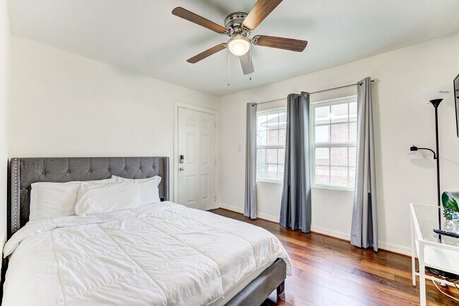 Building Photo - 2720 Truxillo St