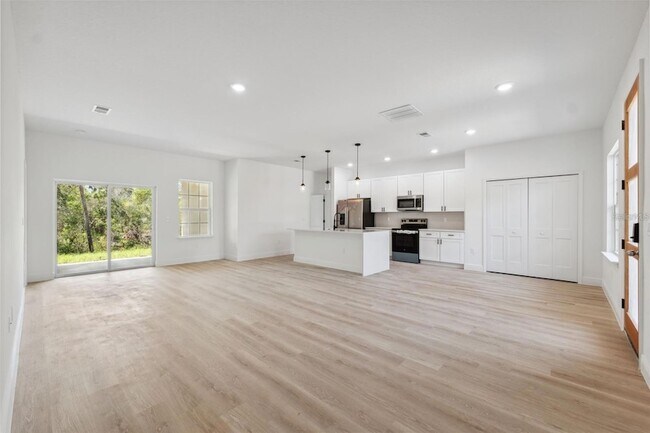 Building Photo - 3072 SW 168th Loop