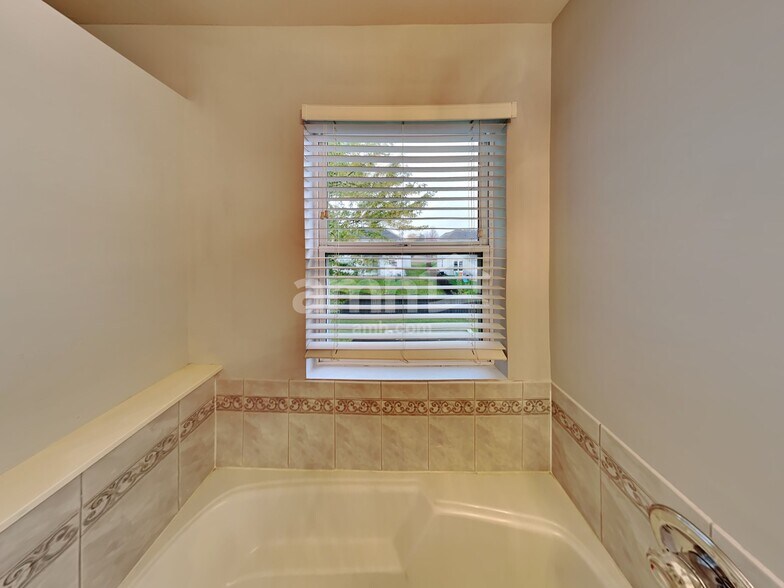 Building Photo - 509 Rebecca Ln
