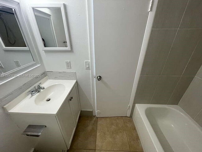 Building Photo - 3410 Foxcroft Rd