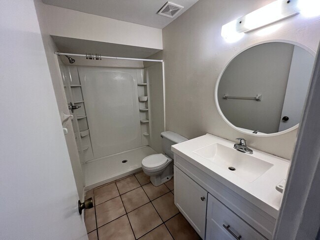 Building Photo - 4608-4610 Sandy Lane