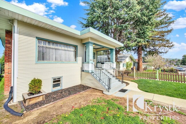 Building Photo - 1026 Carolina St