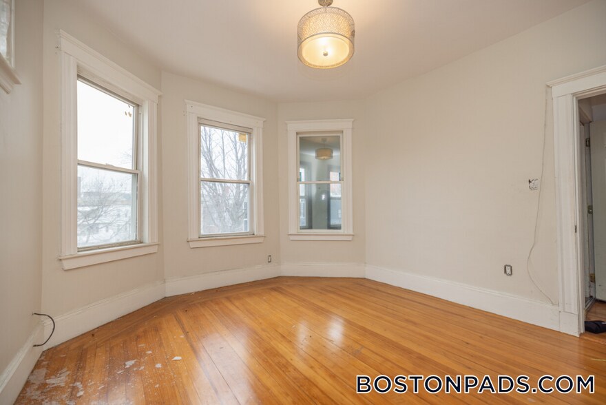 Building Photo - 339 Allston St