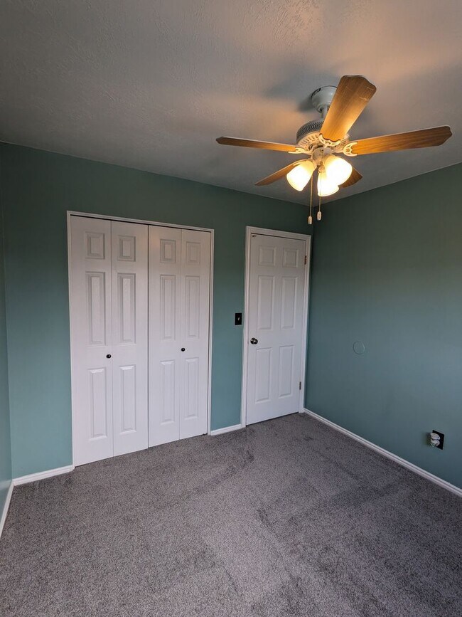 Building Photo - $1,800 Rent Credit! Spacious 5-Bed Clearfield Home with Garage & Fenced Yard