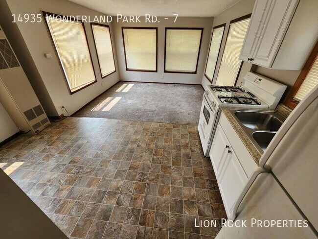 Primary Photo - 14935 Wonderland Park Rd