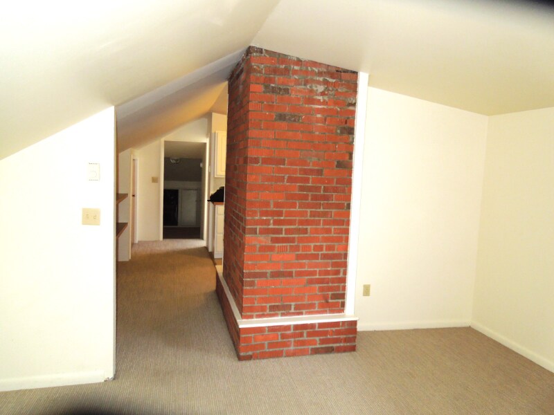 Building Photo - 1418 W Koch St