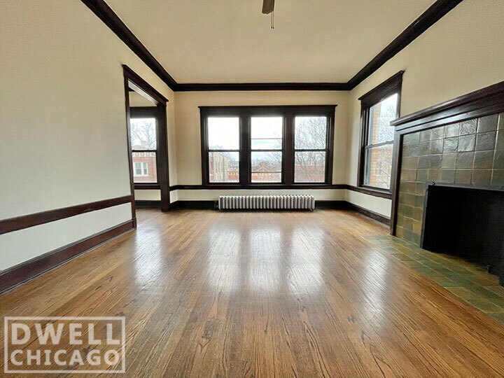Primary Photo - 2414 N Sawyer Ave