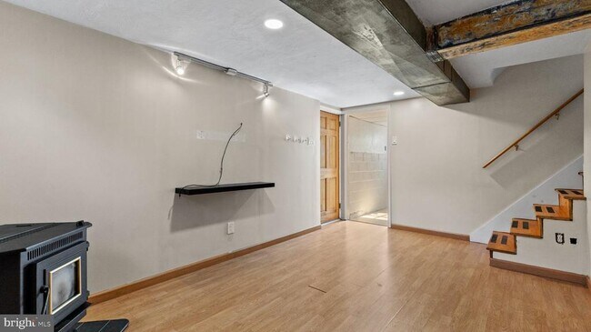 Building Photo - 203 Ashwood Way