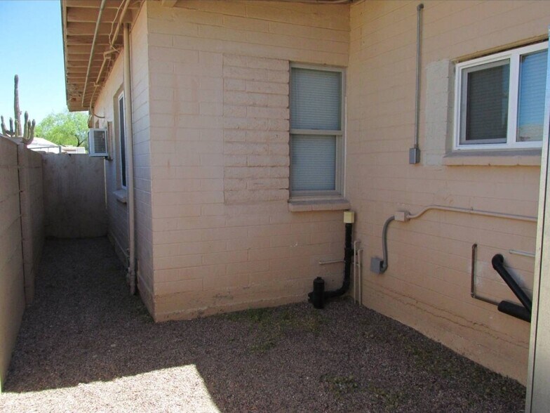 Side yard for apt #3 - 236 N Saguaro Dr