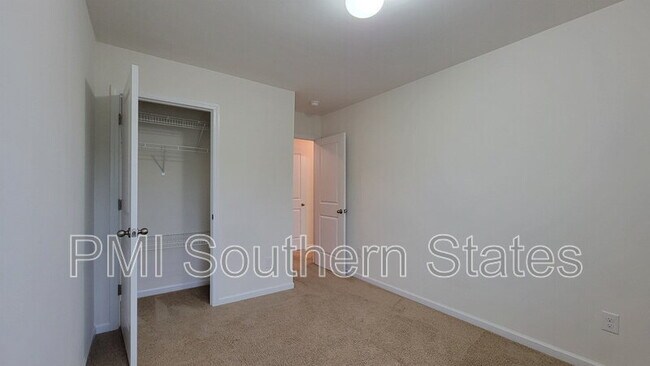 Building Photo - 31 Moorlyn Ln