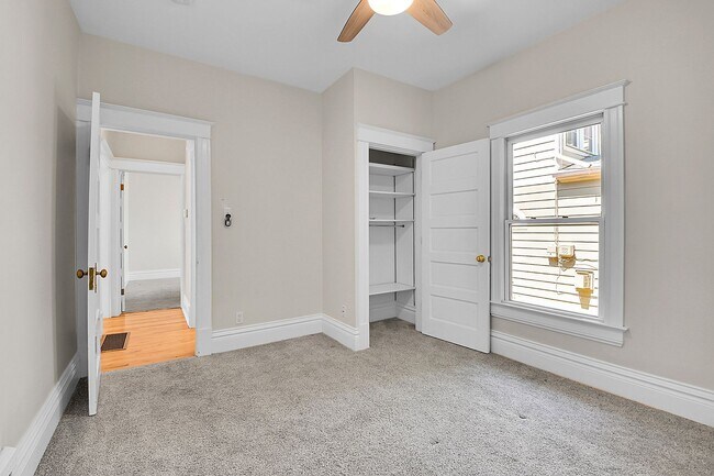 Building Photo - ONE block to OBSERVATORY PARK! great DU lo...