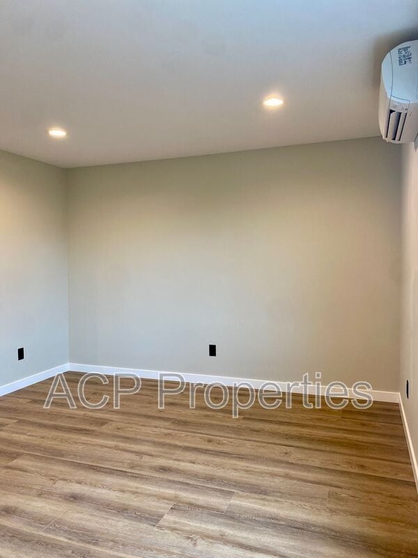 Building Photo - 110 Baker St