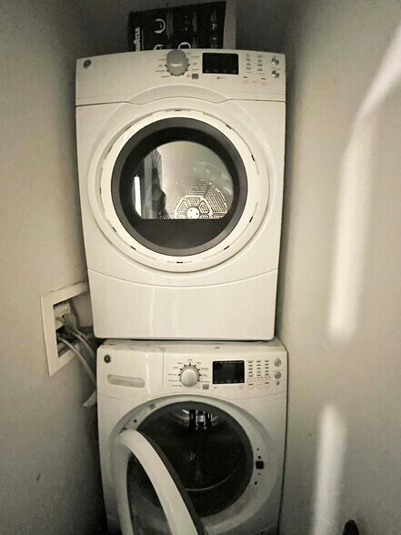 Building Photo - 1520 Tremont St